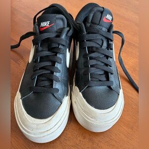 Nike size 6 platform sneakers